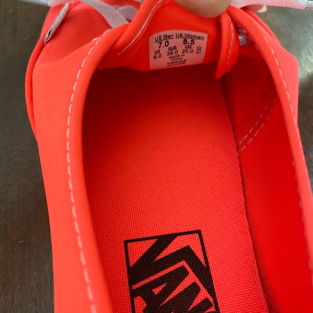 Vans Classics - Picture 3 of 8